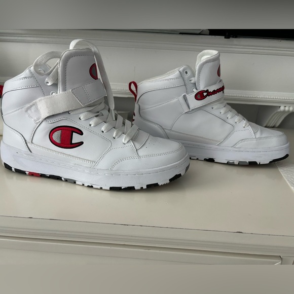 Send offers! Must go! Champion shoes - Picture 2 of 7